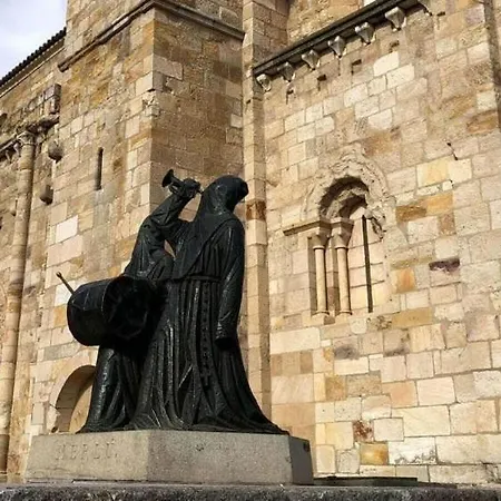 La Bien Cercada * Zamora